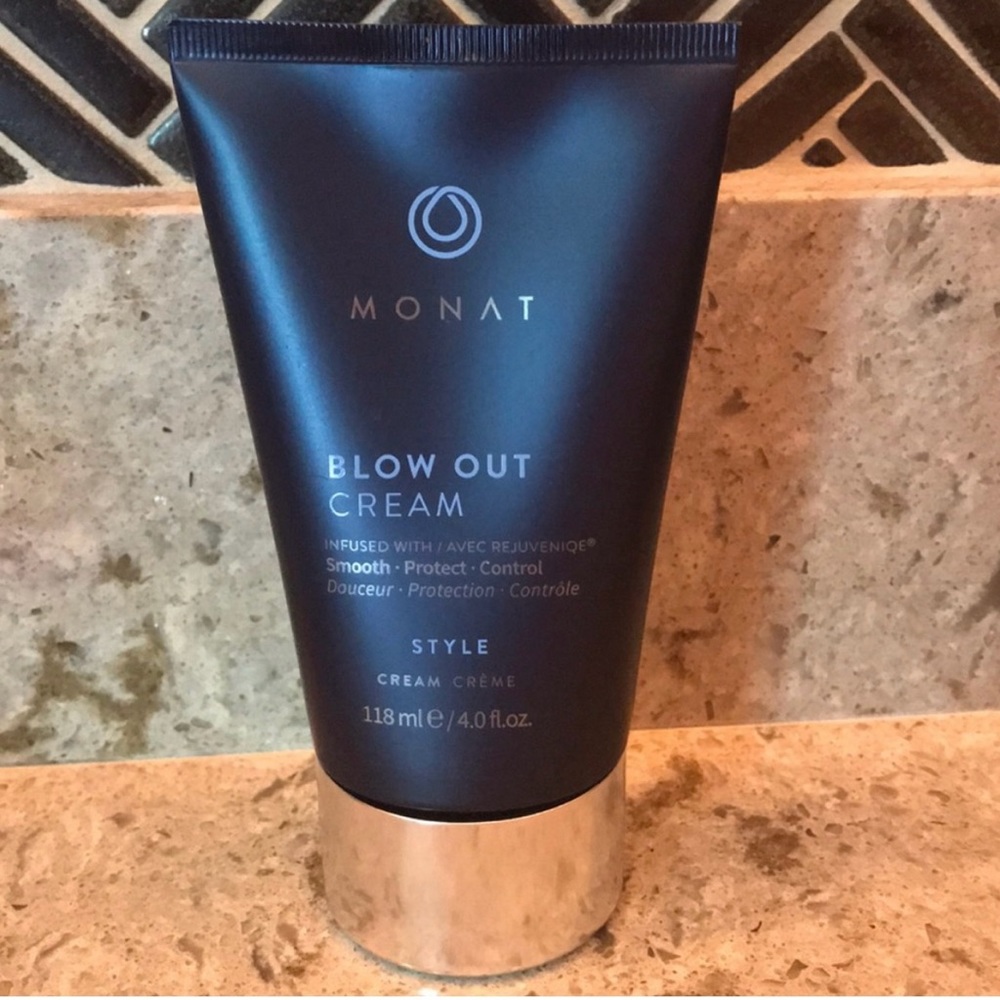 Monat Blow Out Cream